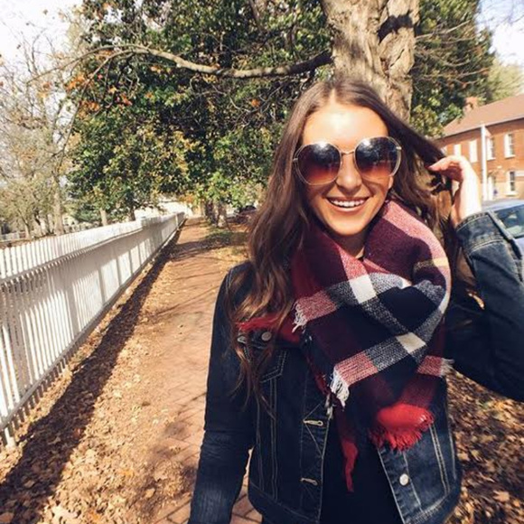 Meet your Posher, Amy - Picture 4 of 8